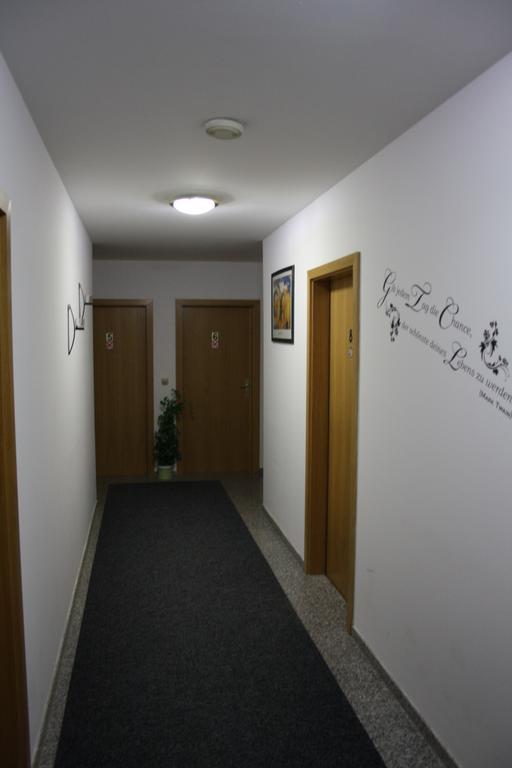 Pension Kirchenwirt Niederaichbach Exterior foto